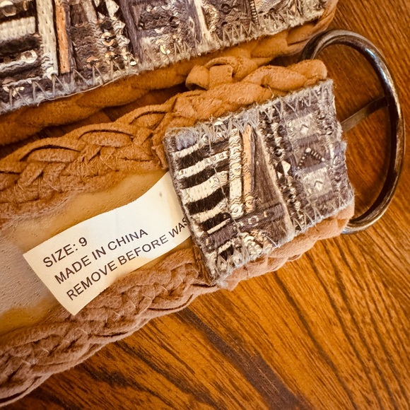 NWOT Braided sz 9 Tan and Gray Belt with Metal Buckle 42” long end to end - Picture 4 of 7
